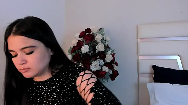 Snapshot of CamilaSofiia chatting on January 2025 08:56:01 AM CamilaSofiia online show from January 2025 08:56:01 AM
