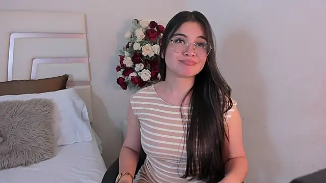 Snapshot of CamilaSofiia chatting on February 2025 10:34:02 PM CamilaSofiia online show from February 2025 10:34:02 PM