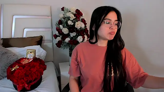 Snapshot of CamilaSofiia chatting on February 2025 07:41:01 PM CamilaSofiia online show from February 2025 07:41:01 PM