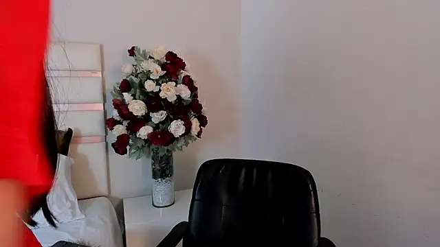 Snapshot of CamilaSofiia chatting on February 2025 01:57:01 AM CamilaSofiia online show from February 2025 01:57:01 AM