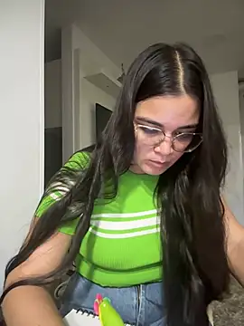 Snapshot of CamilaSofiia chatting on June 2026 12:23:01 AM CamilaSofiia online show from June 2026 12:23:01 AM
