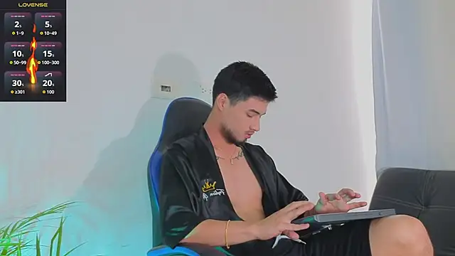 EdwardRoss  online show from February 2026 08:21:01 PM