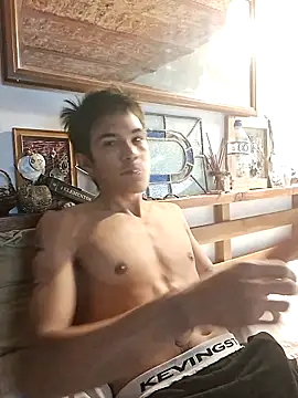 LYZBORNHD online show from December 2024 06:05:02 PM