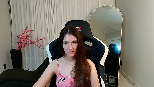 upssnowy online show from October 2025 05:45:02 PM