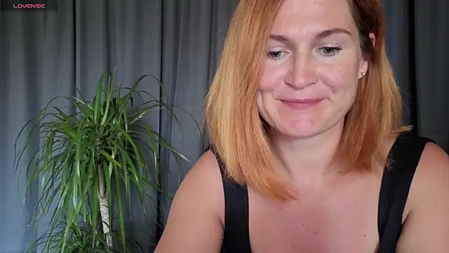 Sheandhim23 online show from May 2026 11:07:01 AM