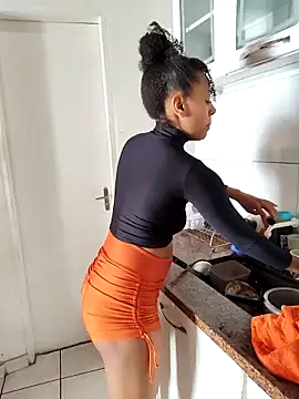 Julia Pretinha online show from October 2025 01:11:01 PM