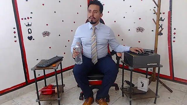 Snapshot of KalethBigDick chatting on September 2025 12:43:01 PM KalethBigDick online show from September 2025 12:43:01 PM