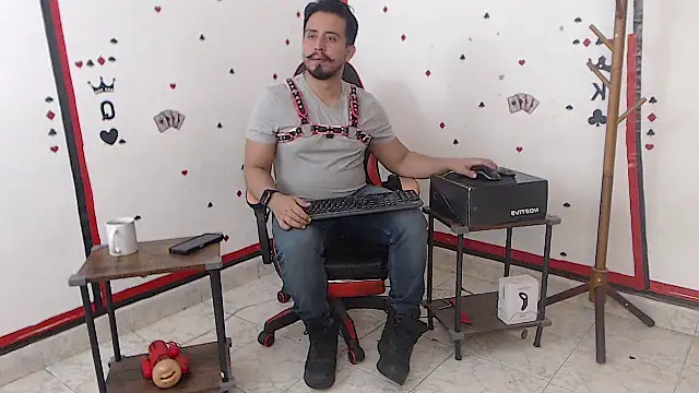 Snapshot of KalethBigDick chatting on October 2025 12:03:01 PM KalethBigDick online show from October 2025 12:03:01 PM