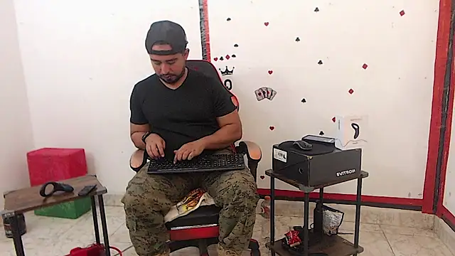 Snapshot of KalethBigDick chatting on February 2026 12:43:02 PM KalethBigDick online show from February 2026 12:43:02 PM