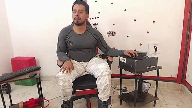 Snapshot of KalethBigDick chatting on February 2026 02:33:01 PM KalethBigDick online show from February 2026 02:33:01 PM