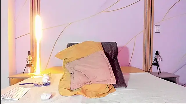 Snapshot of CheryHandsome chatting on March 2025 08:00:01 PM CheryHandsome online show from March 2025 08:00:01 PM