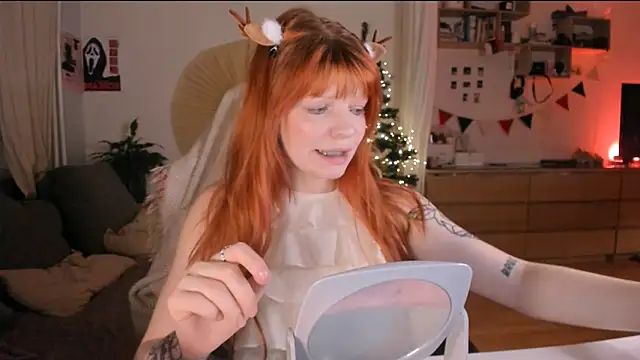 lil lia online show from December 2025 09:32:02 PM