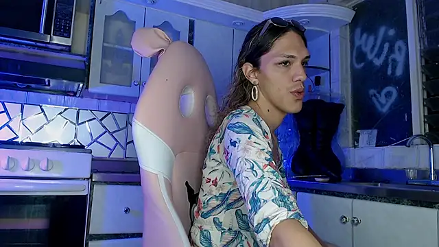 cristinaa oz online show from February 2026 08:15:01 PM