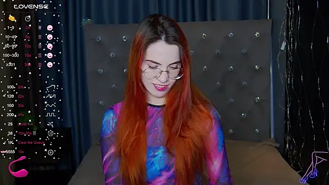 Snapshot of EmilyKents chatting on February 2025 01:20:02 AM EmilyKents online show from February 2025 01:20:02 AM