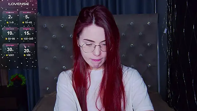 Snapshot of EmilyKents chatting on February 2025 01:35:01 AM EmilyKents online show from February 2025 01:35:01 AM