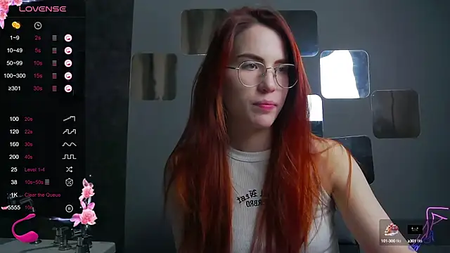 Snapshot of EmilyKents chatting on March 2025 05:22:02 AM EmilyKents online show from March 2025 05:22:02 AM