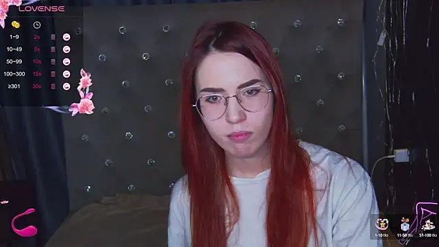 Snapshot of EmilyKents chatting on March 2025 04:45:02 AM EmilyKents online show from March 2025 04:45:02 AM