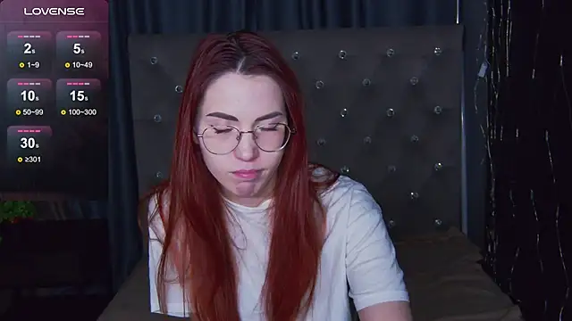 Snapshot of EmilyKents chatting on March 2025 01:31:01 AM EmilyKents online show from March 2025 01:31:01 AM