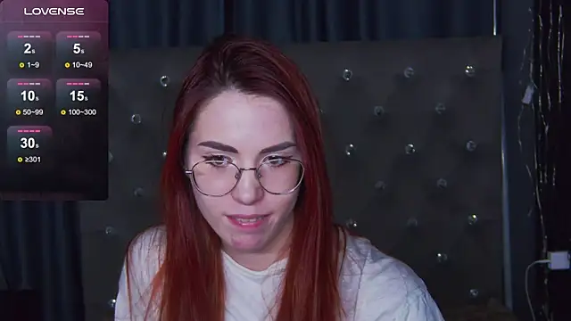 Snapshot of EmilyKents chatting on March 2025 04:38:02 AM EmilyKents online show from March 2025 04:38:02 AM