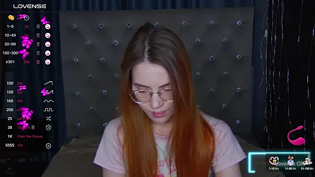 Snapshot of EmilyKents chatting on September 2025 01:49:01 AM EmilyKents online show from September 2025 01:49:01 AM