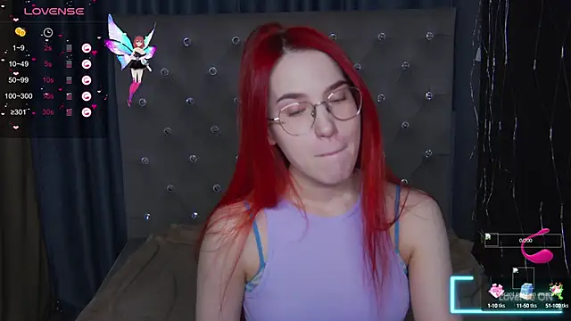 Snapshot of EmilyKents chatting on October 2025 01:39:01 AM EmilyKents online show from October 2025 01:39:01 AM