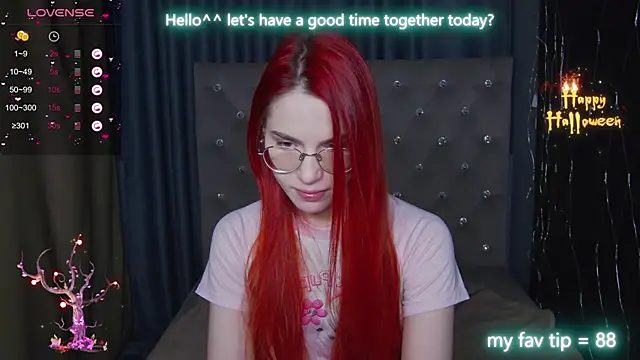 Snapshot of EmilyKents chatting on October 2025 12:57:01 AM EmilyKents online show from October 2025 12:57:01 AM