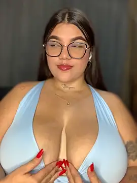 Snapshot of Michellesexxy chatting on December 2024 01:35:02 AM Michellesexxy online show from December 2024 01:35:02 AM