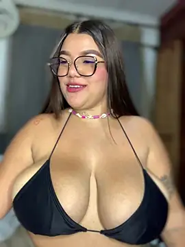 Snapshot of Michellesexxy chatting on January 2025 05:26:02 AM Michellesexxy online show from January 2025 05:26:02 AM