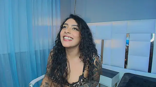 Snapshot of magic_marg chatting on March 2025 11:45:01 PM magic marg online show from March 2025 11:45:01 PM