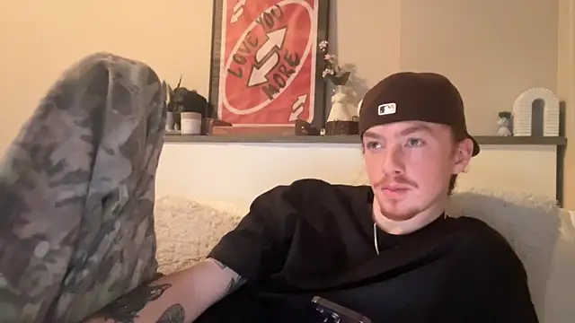 Snapshot of younghungginger chatting on February 2025 02:12:02 AM younghungginger online show from February 2025 02:12:02 AM