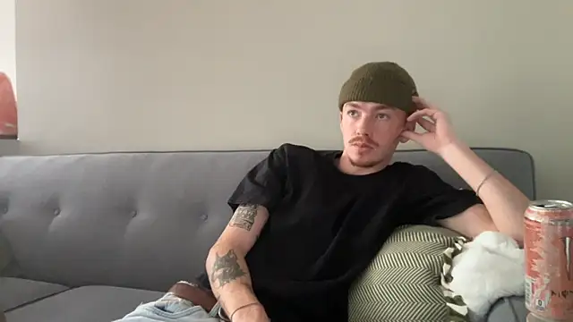 Snapshot of younghungginger chatting on November 2025 08:25:02 PM younghungginger online show from November 2025 08:25:02 PM