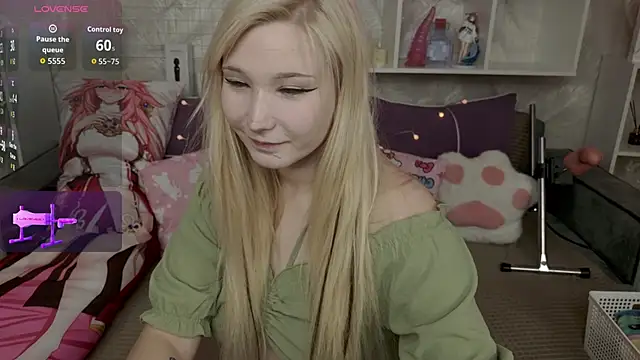 Snapshot of MeowkaKitty chatting on December 2025 02:05:02 AM MeowkaKitty online show from December 2025 02:05:02 AM