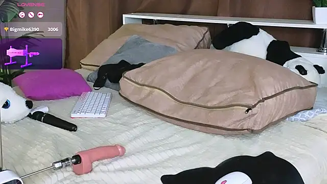 Britney Lynch online show from February 2025 03:25:01 AM