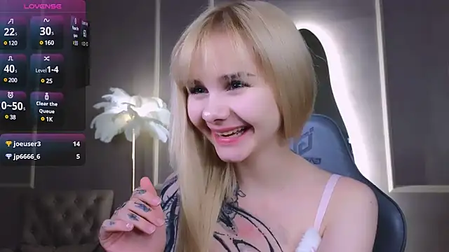 Britney Lynch online show from March 2025 08:35:02 PM