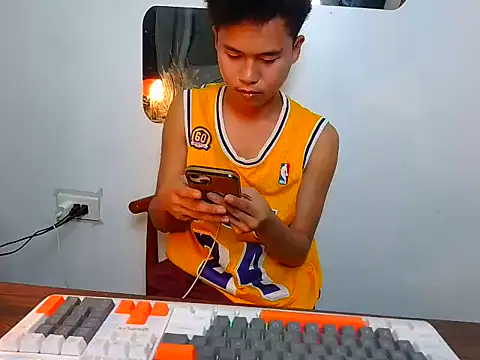 Snapshot of Asiantwink21 chatting on September 2025 02:30:01 PM Asiantwink21 online show from September 2025 02:30:01 PM