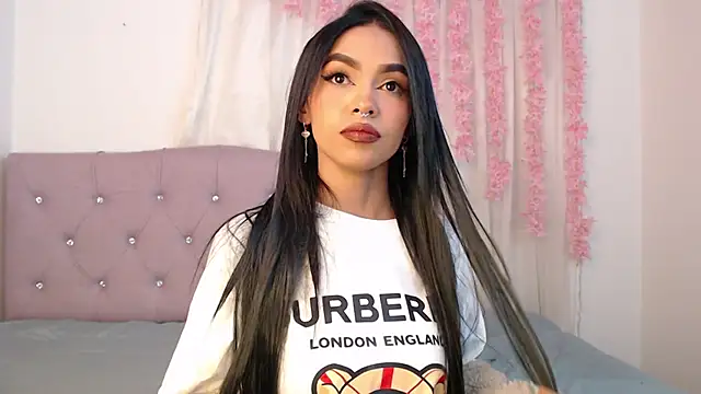 Snapshot of Alleanys_Cristal chatting on January 2025 09:45:01 AM Alleanys Cristal online show from January 2025 09:45:01 AM
