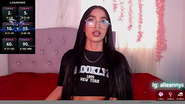 Snapshot of Alleanys_Cristal chatting on February 2025 08:25:01 PM Alleanys Cristal online show from February 2025 08:25:01 PM