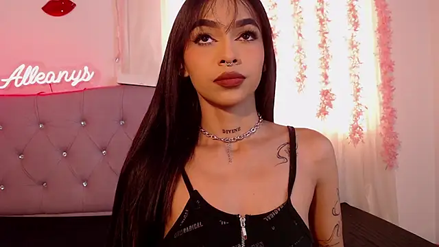 Snapshot of Alleanys_Cristal chatting on October 2025 02:36:02 PM Alleanys Cristal online show from October 2025 02:36:02 PM
