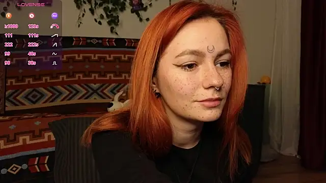 Snapshot of girl_with_snaketatto0 chatting on December 2025 02:20:02 AM girl with snaketatto0 online show from December 2025 02:20:02 AM