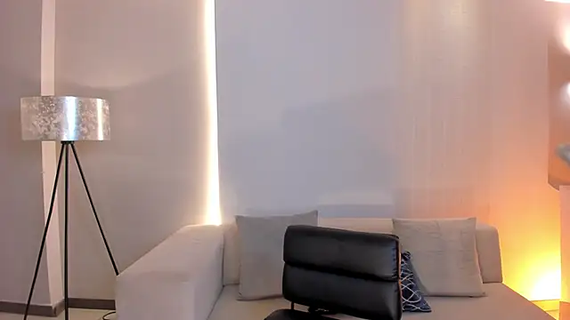 Snapshot of GigiLee_ chatting on January 2025 02:16:02 AM GigiLee  online show from January 2025 02:16:02 AM