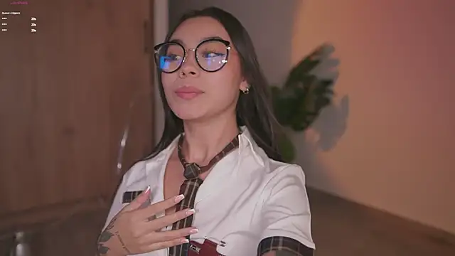 Snapshot of GigiLee_ chatting on October 2025 12:29:01 AM GigiLee  online show from October 2025 12:29:01 AM