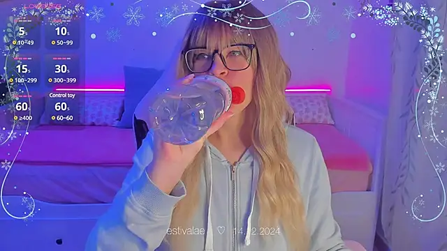 estivalae online show from December 2024 07:25:02 PM