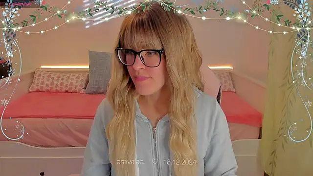 estivalae online show from December 2024 01:22:01 PM