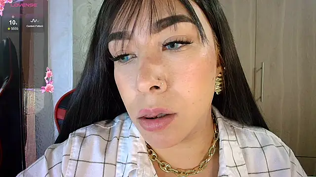 Snapshot of leahtemptation3 chatting on May 2026 11:34:04 PM leahtemptation3 online show from May 2026 11:34:04 PM