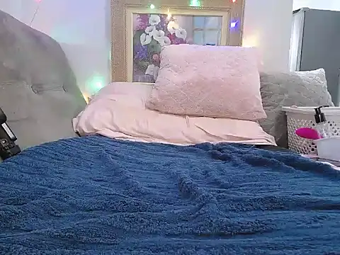 Irresistible24 online show from February 2025 07:35:02 PM