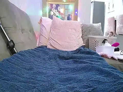 Irresistible24 online show from March 2025 12:22:01 PM