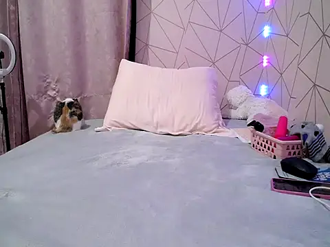 Irresistible24 online show from October 2025 10:31:01 PM