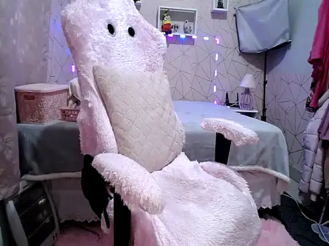 Irresistible24 online show from October 2025 04:09:01 PM