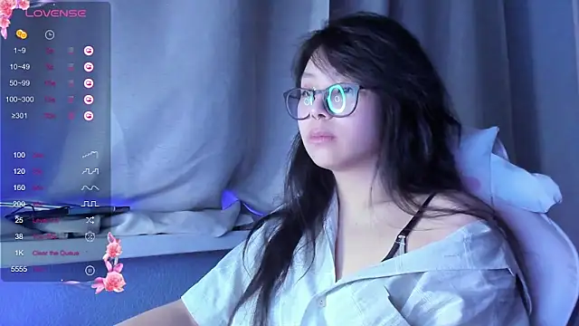 Snapshot of maydaykimmy chatting on December 2024 09:35:01 PM maydaykimmy online show from December 2024 09:35:01 PM