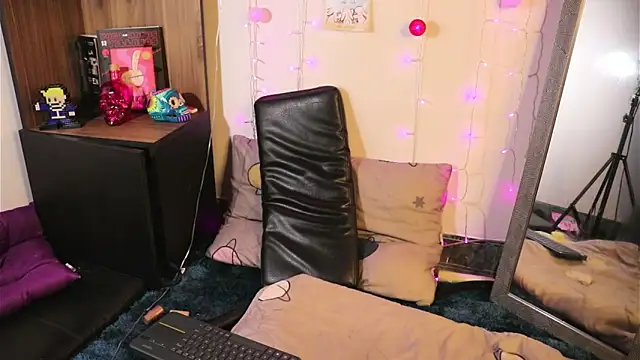  lucy white  online show from January 2025 03:41:02 AM